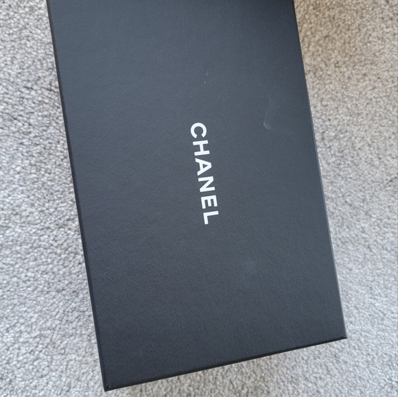 CHANEL Classic Flap Jumbo White Caviar - Picture 10 of 12